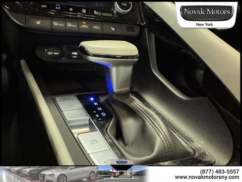 Used 2025 Hyundai Elantra Limited FWD image 21