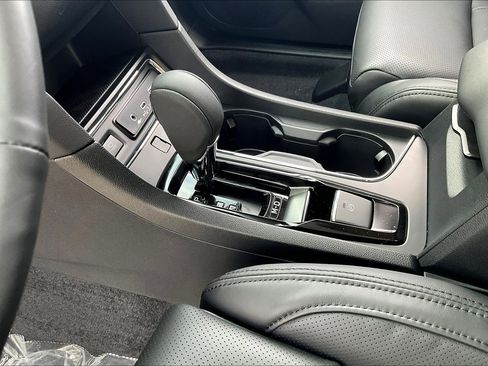 New 2025 Subaru Ascent Bronze Edition w/ Onyx Package image 8