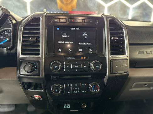 Used 2017 Ford F350 XLT w/ FX4 Off-Road Package image 15