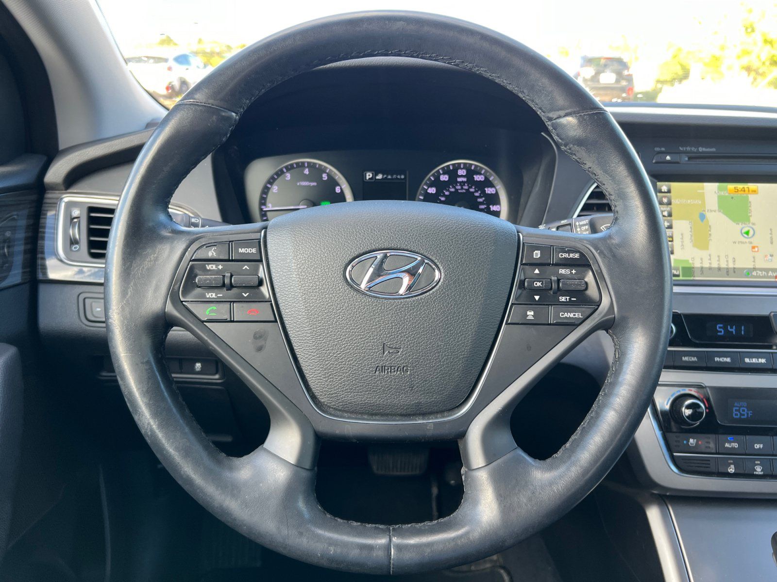 Used 2015 Hyundai Sonata Limited w/ Option Group 06 FWD image 9