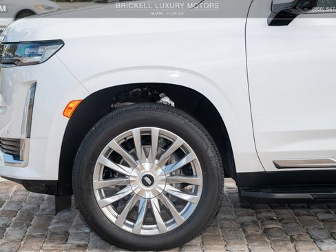 Used 2024 Cadillac Escalade ESV Luxury AWD/4WD image 50