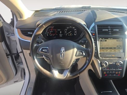Used 2017 Lincoln MKC Select w/ Select Plus Package FWD image 10