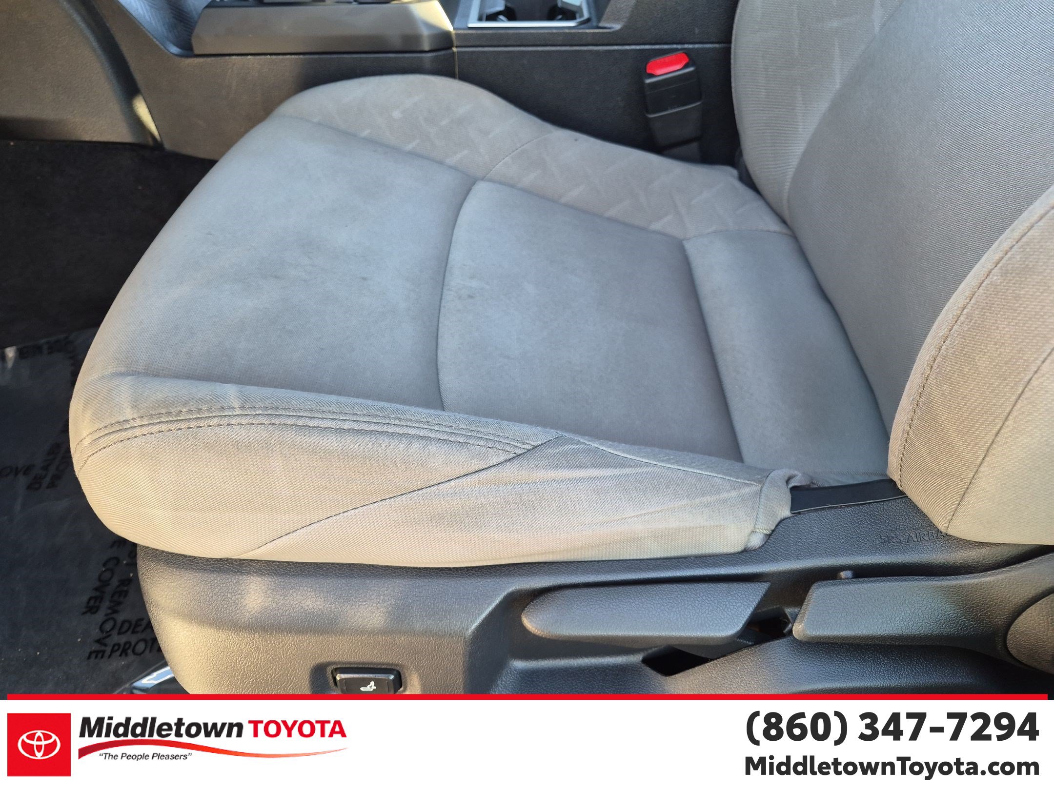 Used 2025 Toyota Tacoma SR5 AWD/4WD image 15