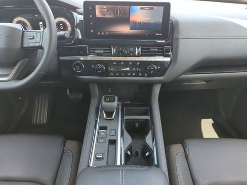 Certified 2026 Nissan Pathfinder SL w/ SL Premium Package FWD image 27