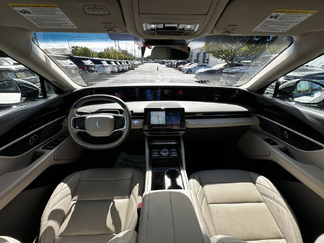 Certified 2024 Lincoln Nautilus Premier AWD/4WD image 3