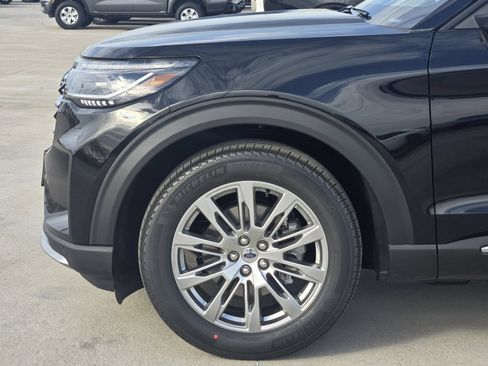 New 2026 Ford Explorer Platinum RWD image 9