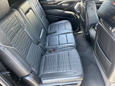 Used 2024 Cadillac Escalade ESV Sport Platinum w/ LPO, ONYX Package AWD/4WD image 28