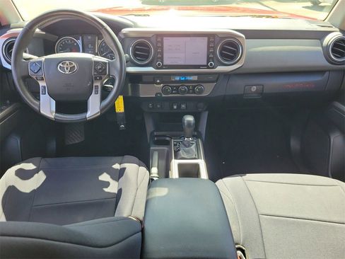 Used 2022 Toyota Tacoma SR5 w/ Technology Package image 12