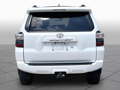 Used 2022 Toyota 4Runner SR5 Premium w/ Moonroof Package AWD/4WD image 5