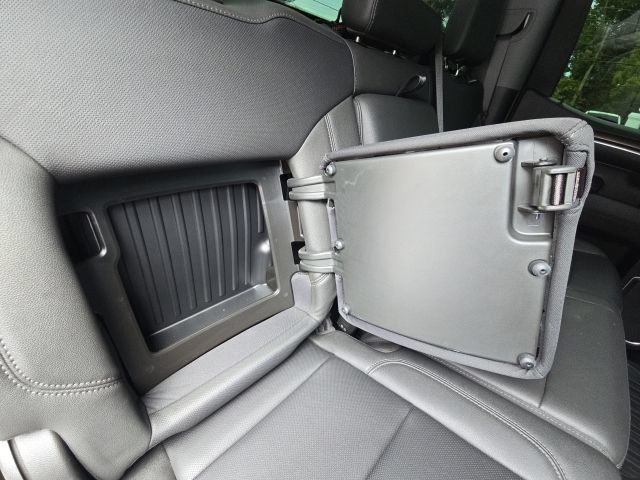 Used 2022 GMC Sierra 1500 SLT AWD/4WD image 17