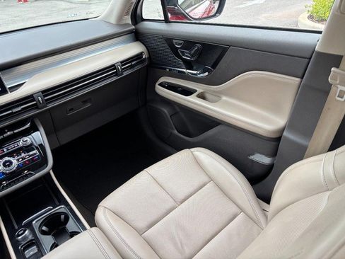 Used 2022 Lincoln Corsair FWD w/ Premium Package image 14