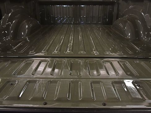 Used 2026 RAM 1500 Laramie AWD/4WD image 15
