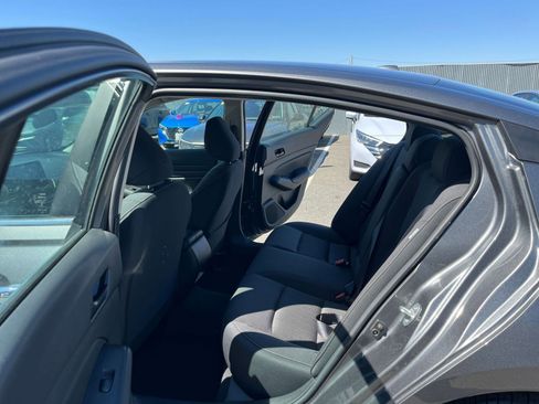 Used 2025 Nissan Altima 2.5 SV image 27