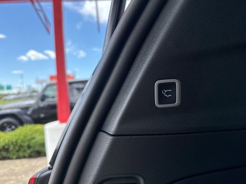 New 2026 Chrysler Voyager LX image 28