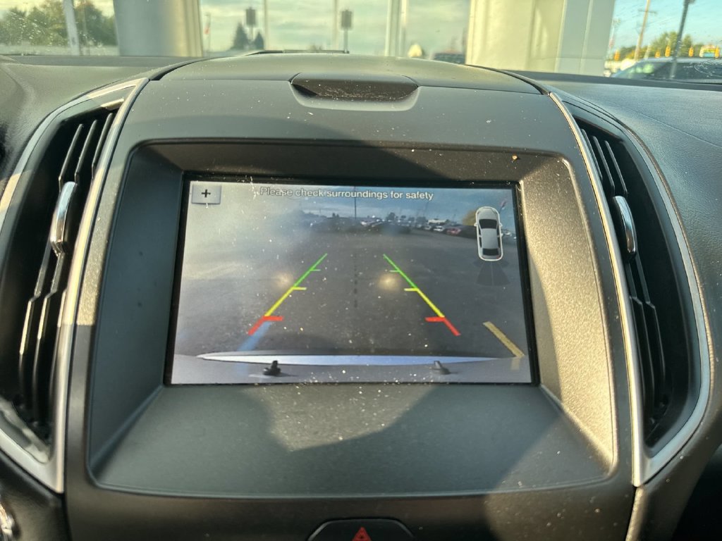 Used 2019 Ford Edge SEL AWD/4WD image 16