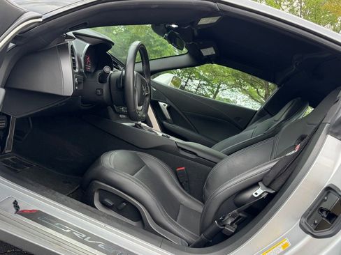 Used 2019 Chevrolet Corvette Stingray Coupe w/ Battery Protection Package RWD image 15