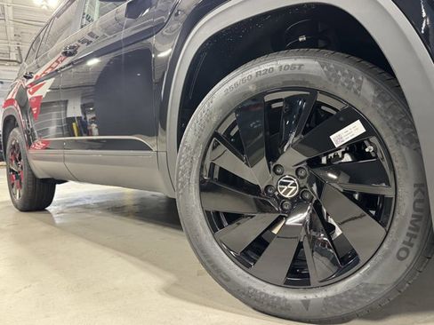 New 2026 Volkswagen Atlas SE image 8