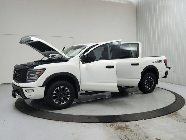 Used 2024 Nissan Titan PRO-4X w/ Pro-4x Convenience Package AWD/4WD image 11