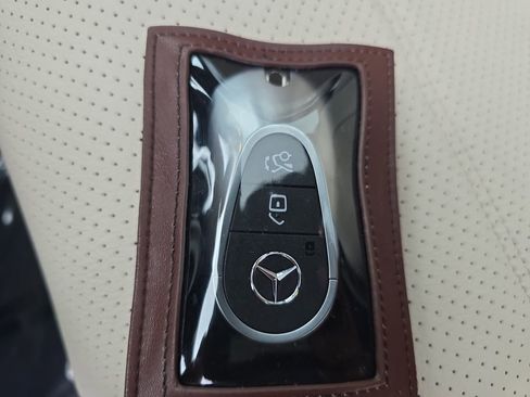 Certified 2025 Mercedes-Benz GLC 300 4MATIC image 38