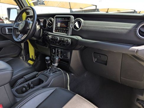 Used 2023 Jeep Wrangler Unlimited Sahara w/ Cold Weather Group AWD/4WD image 23