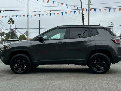 Used 2023 Jeep Compass Trailhawk w/ Sun and Sound Group AWD/4WD image 7