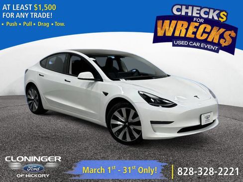 Used 2023 Tesla Model 3 Standard Range image 1