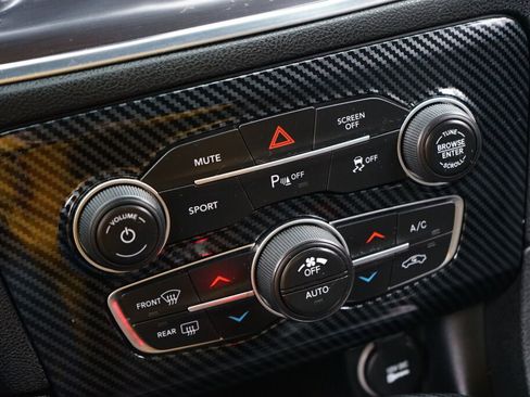 Used 2018 Dodge Charger R/T w/ Blacktop Package image 20