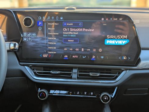 Used 2025 Chevrolet Equinox EV LT image 25