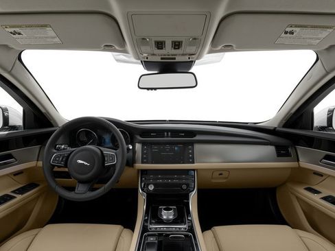 Used 2017 Jaguar XF Premium RWD image 8