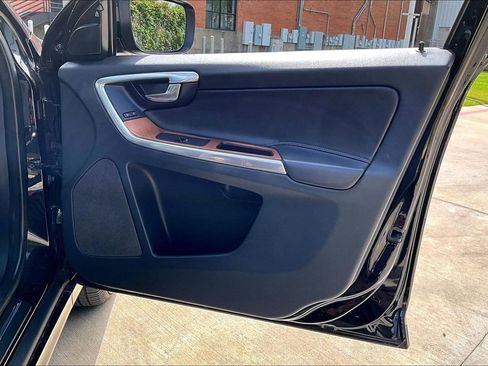 Used 2017 Volvo XC60 T5 Inscription w/ Preferred Option Package AWD/4WD image 25