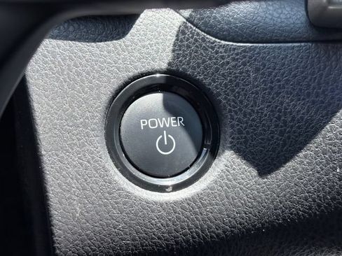 Used 2025 Toyota Camry SE FWD image 17