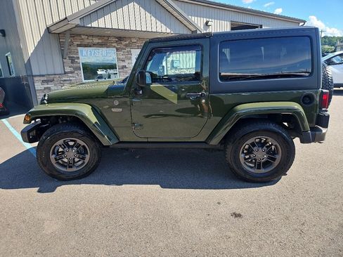 Used 2016 Jeep Wrangler Sahara AWD/4WD image 6