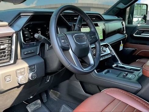 Used 2026 GMC Sierra 2500 Denali Ultimate AWD/4WD image 13