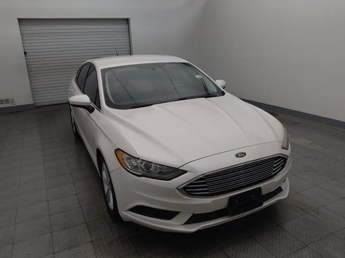 Used 2018 Ford Fusion SE w/ Fusion SE Technology Package FWD image 14
