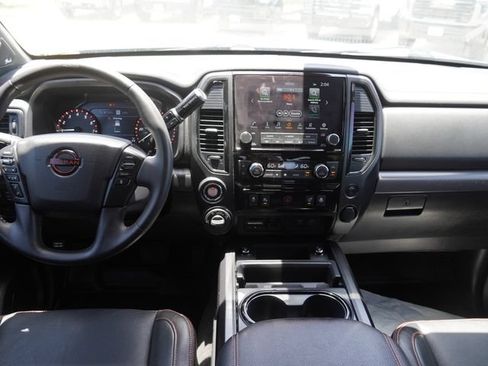 Used 2024 Nissan Titan PRO-4X w/ Pro-4x Convenience Package AWD/4WD image 15