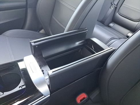 Used 2024 Mercedes-Benz C 300 Sedan image 34