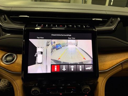 Used 2022 Jeep Grand Cherokee L Summit AWD/4WD image 17