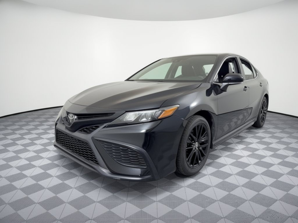 Used 2024 Toyota Camry SE FWD image 1