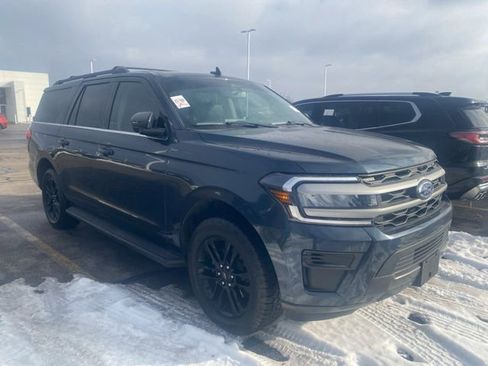 Used 2024 Ford Expedition Max XLT image 3