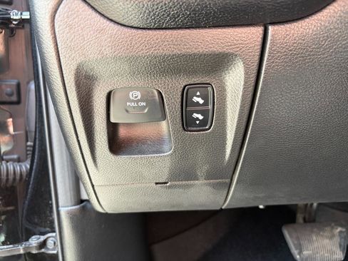 Used 2019 RAM 1500 Big Horn AWD/4WD image 13