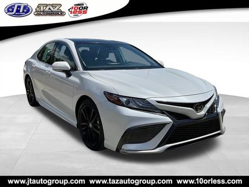 Used 2022 Toyota Camry XSE w/ Navigation Package FWD image 1