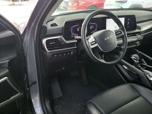 Used 2025 Kia Telluride S image 4