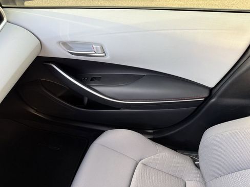 Used 2024 Toyota Corolla SE image 29