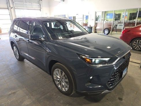 Used 2024 Toyota Grand Highlander Platinum image 23