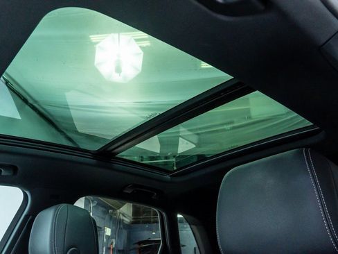 Used 2023 Audi Q3 2.0T Premium w/ Black Optic Sport Package image 25