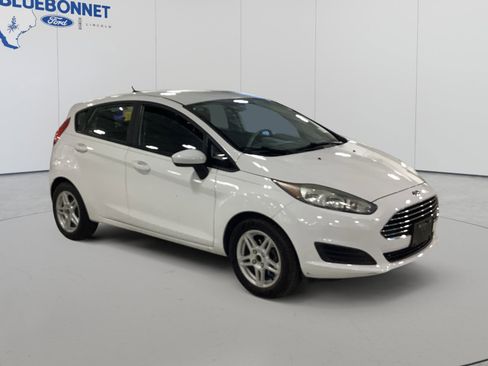 Used 2018 Ford Fiesta SE FWD image 2