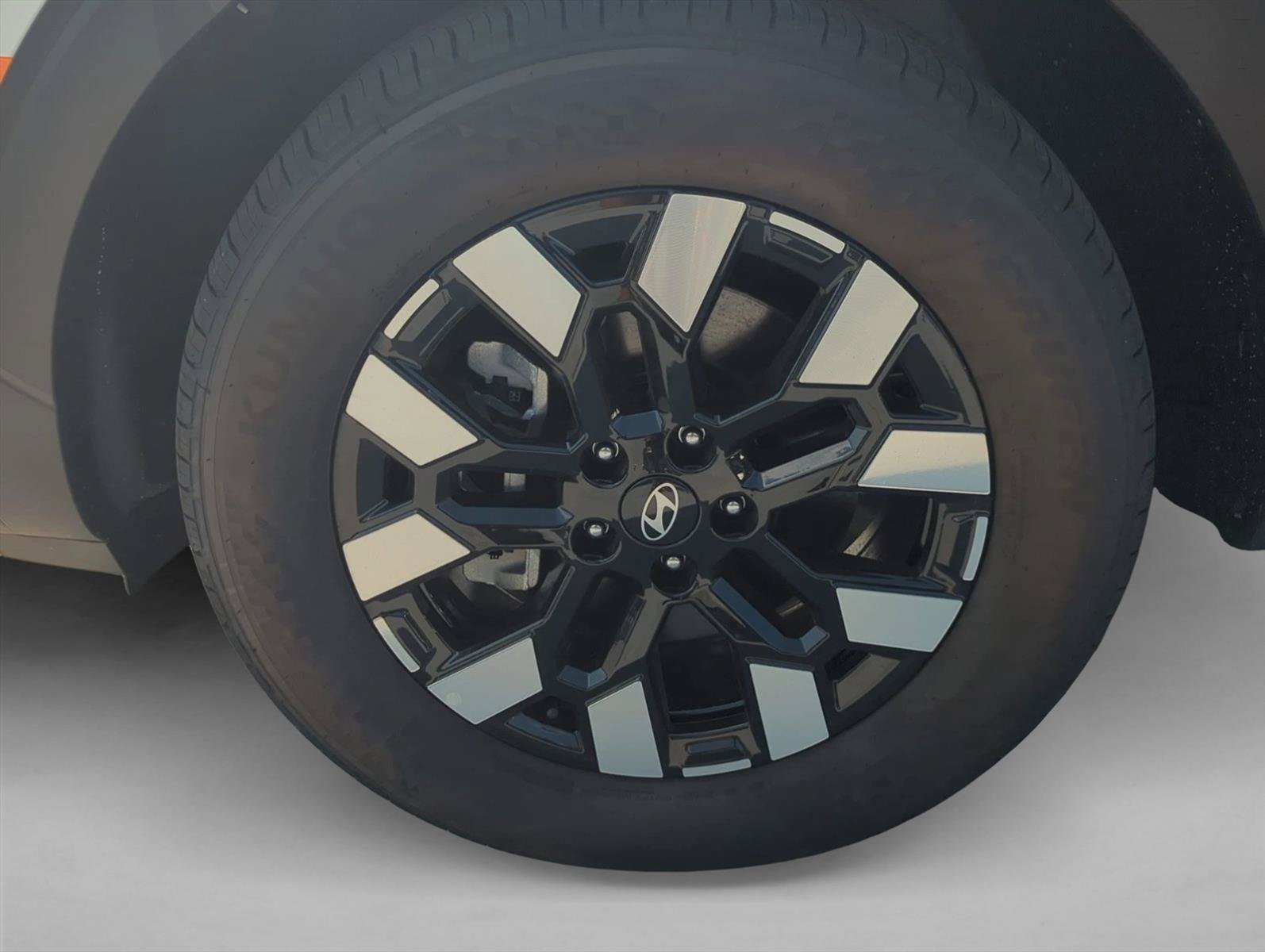 New 2026 Hyundai Tucson Limited FWD image 10