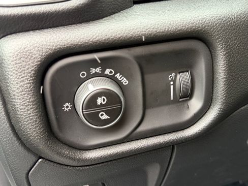New 2026 RAM 1500 Express AWD/4WD image 18