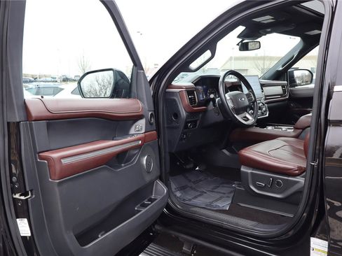 Used 2023 Ford Expedition Max Limited image 12
