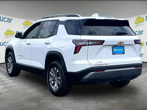 Used 2025 Chevrolet Equinox LT w/ Convenience Package II image 4